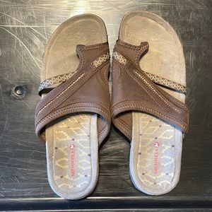 Merrill sandals